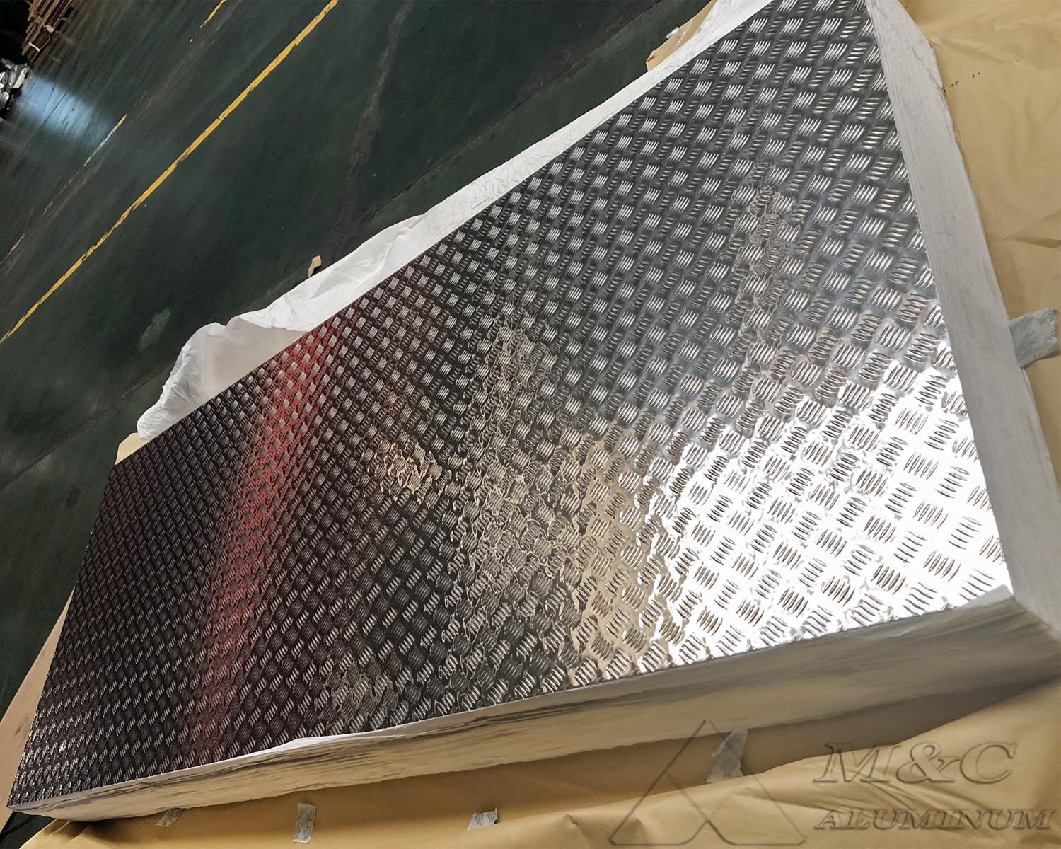 Aluminum checkered plate